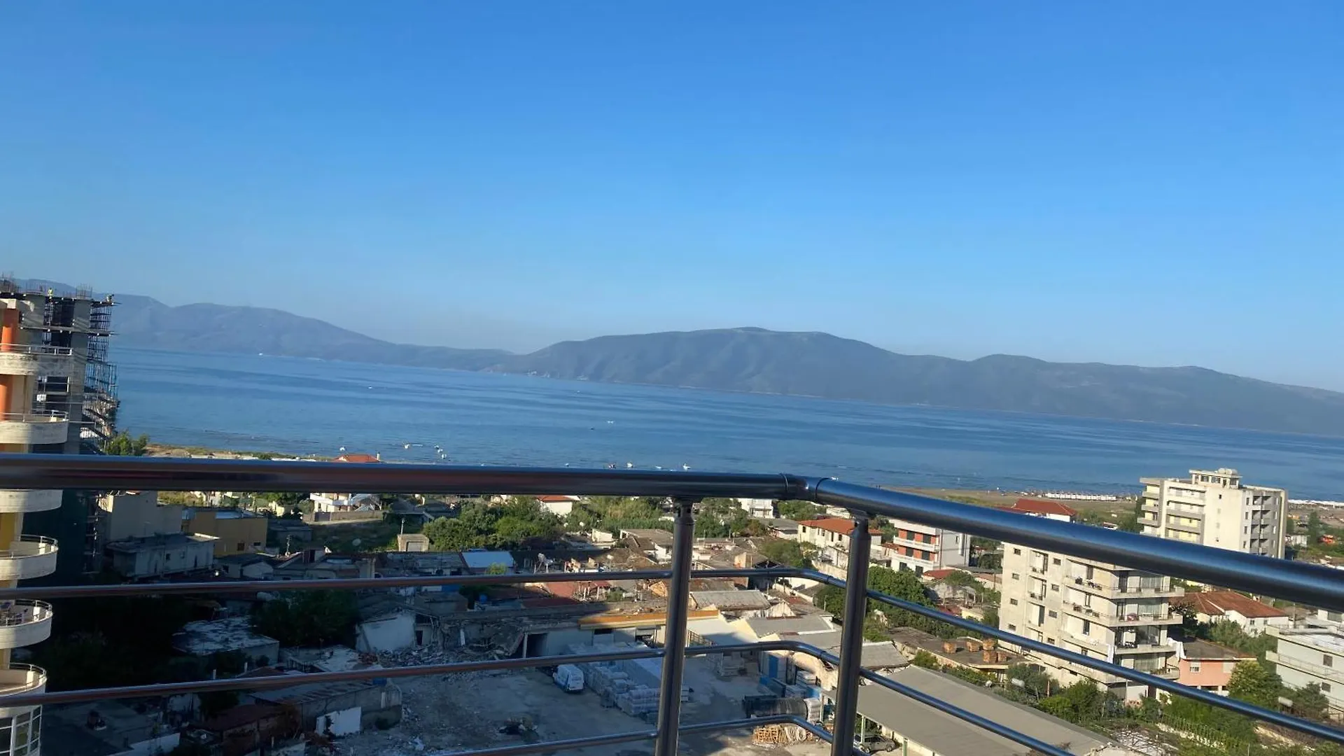 Penthouse With Seaveiw Apartment Vlore
